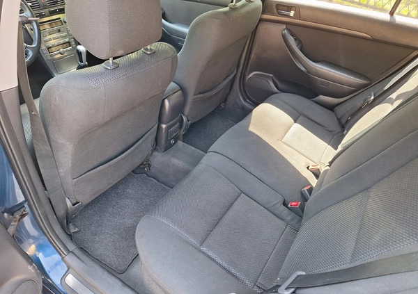 Toyota Avensis cena 7500 przebieg: 398986, rok produkcji 2004 z Tychy małe 106